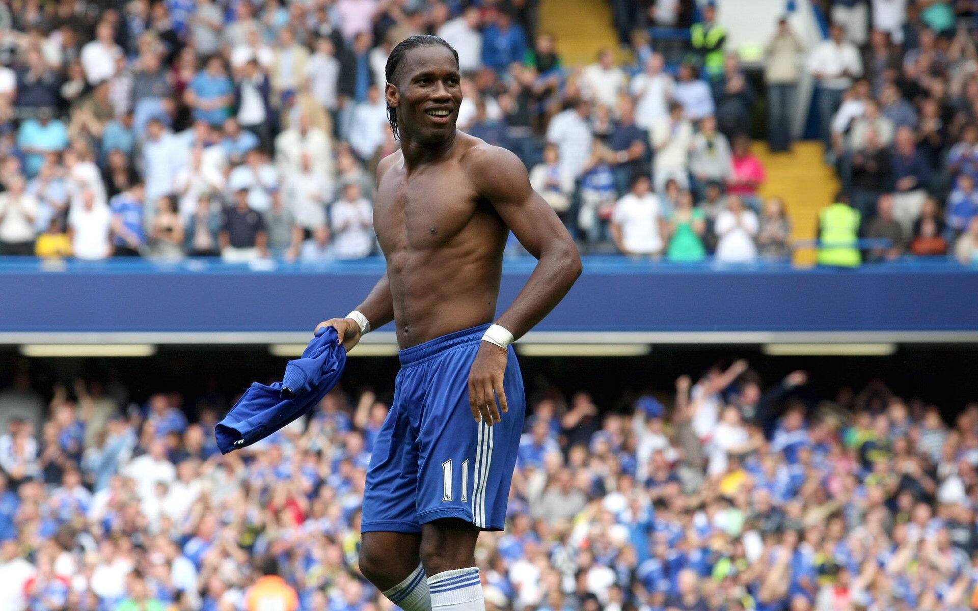 前意甲教头点评，弗拉霍维奇意甲锋线称王 洛卡特利成长受尤文体系所困