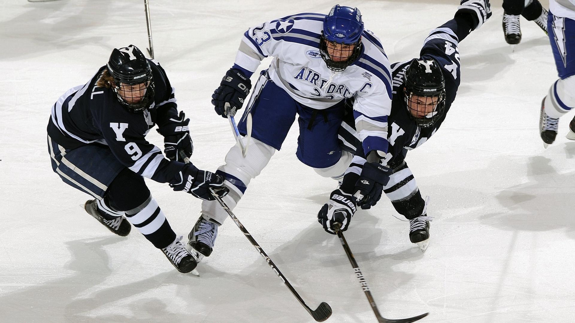 意媒曝桑德罗争夺战新动向，桑德兰瞄准米兰新星圣地亚哥，先租后买方案已递至经纪人